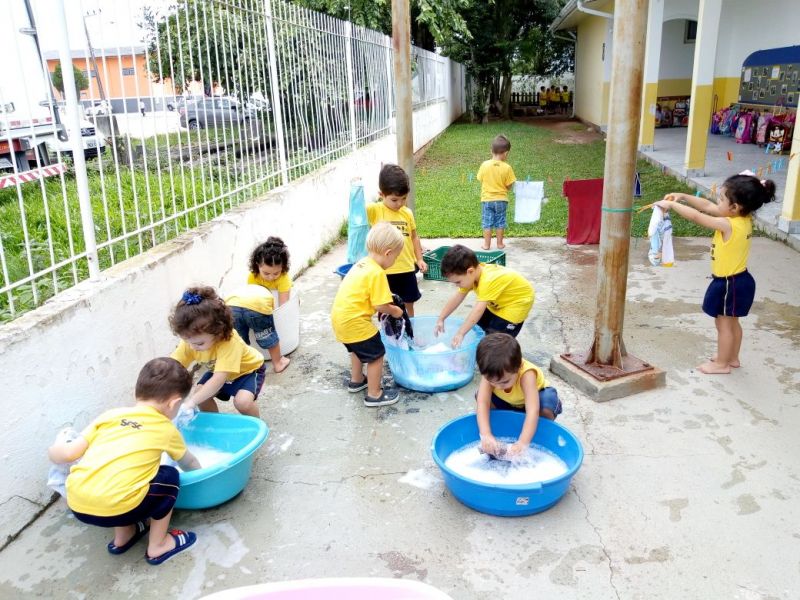 Brinquedos da natureza: o brincar a partir dos quatro elementos