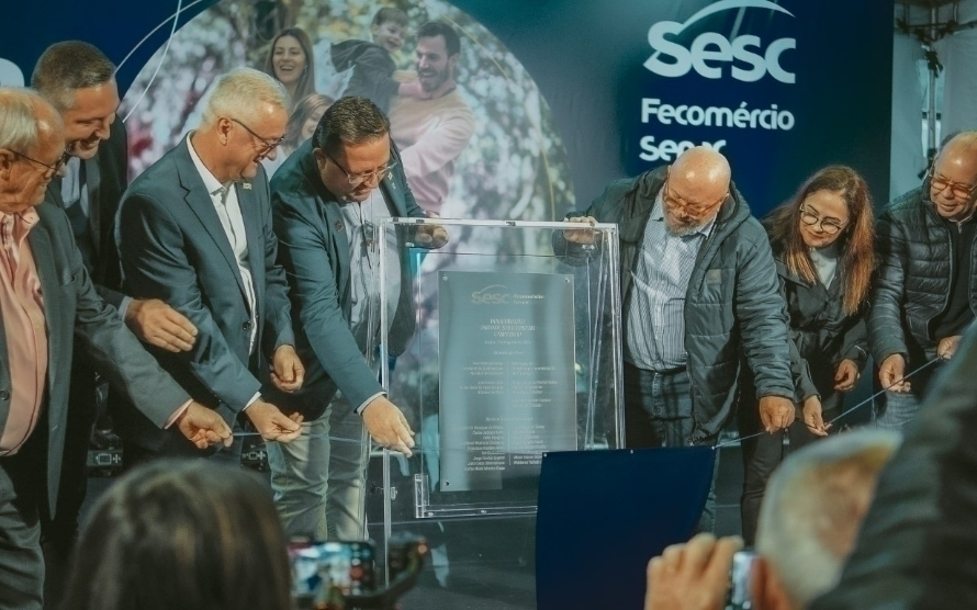 Inauguração do Sesc Gaspar reúne autoridades e comunidade em tarde festiva
